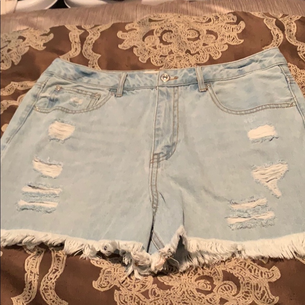 FOREVER21 frayed shorts